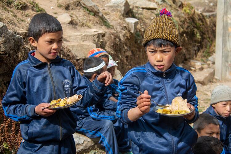 children eating