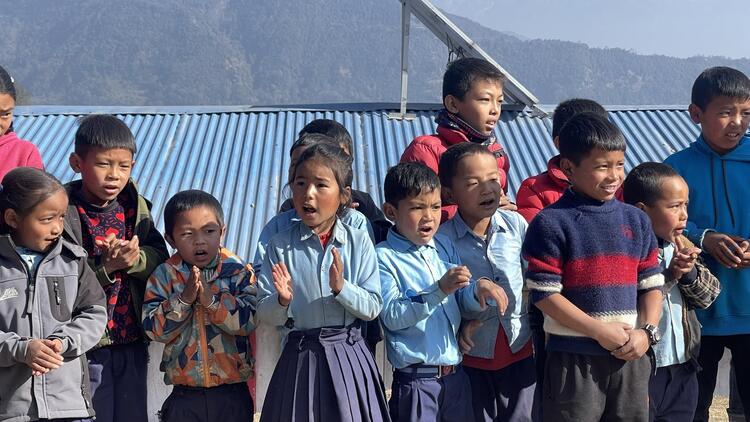 Fedi Kids clapping Fedi Kids clapping